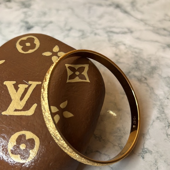 Vintage MONET Gold Bangle Bracelet - Picture 6 of 7